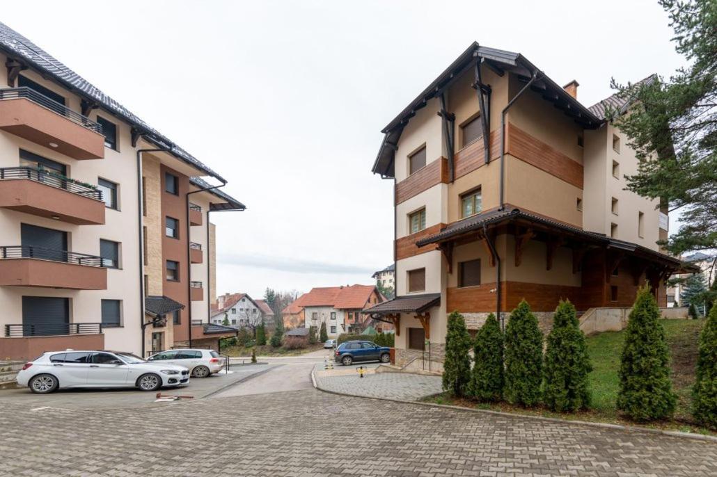 Vuka Apartment *
