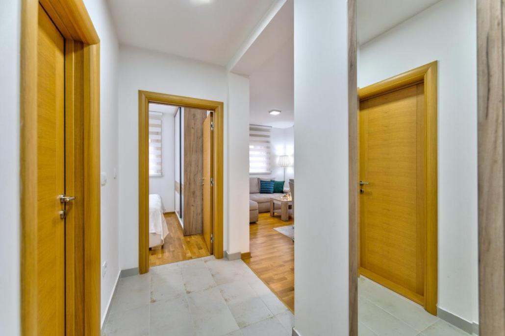 Vuka Apartment *